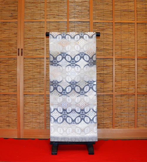 菊花吉祥紋〆切り